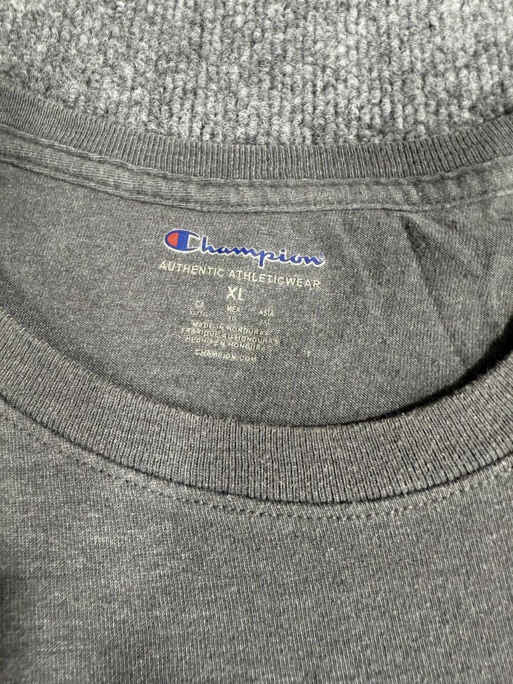 Champion Shirt Mens XL Gray Red Blue Logo Graphic T-Shirt Tee Athleticwear - Picture 7 of 10